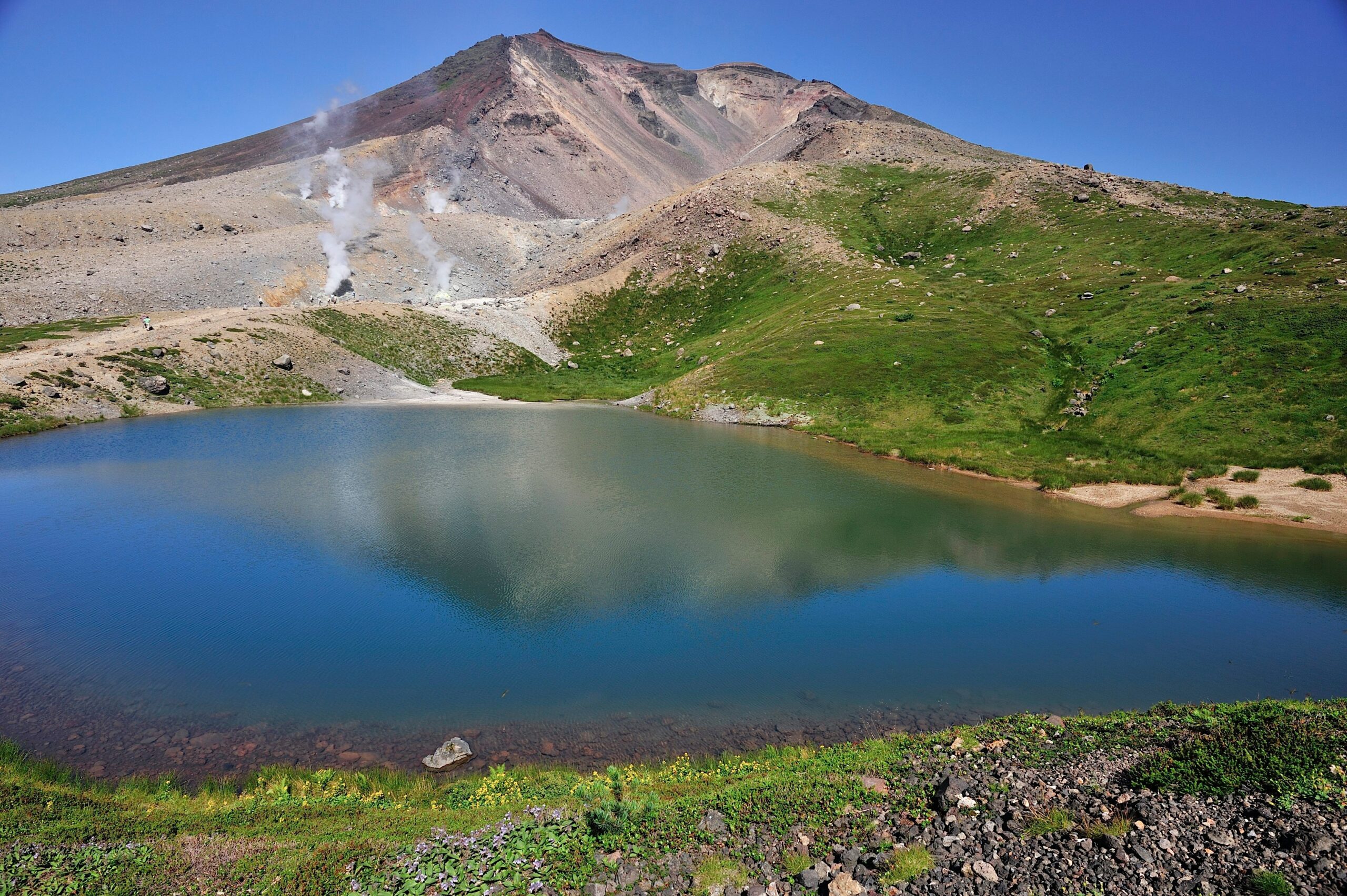 アイヌ文化に触れて、北海道最高峰「旭岳」と豊富な水を巡ろう！